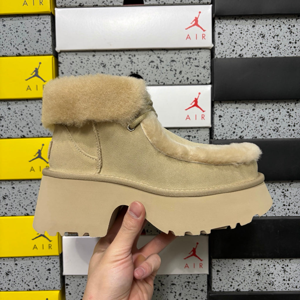 UGG Esmi Short Boot – Sand