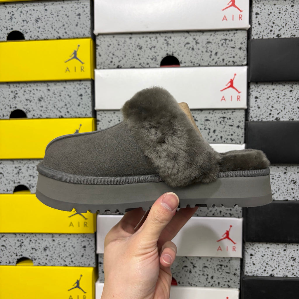 UGG Fluffy Platform Slide – Grey