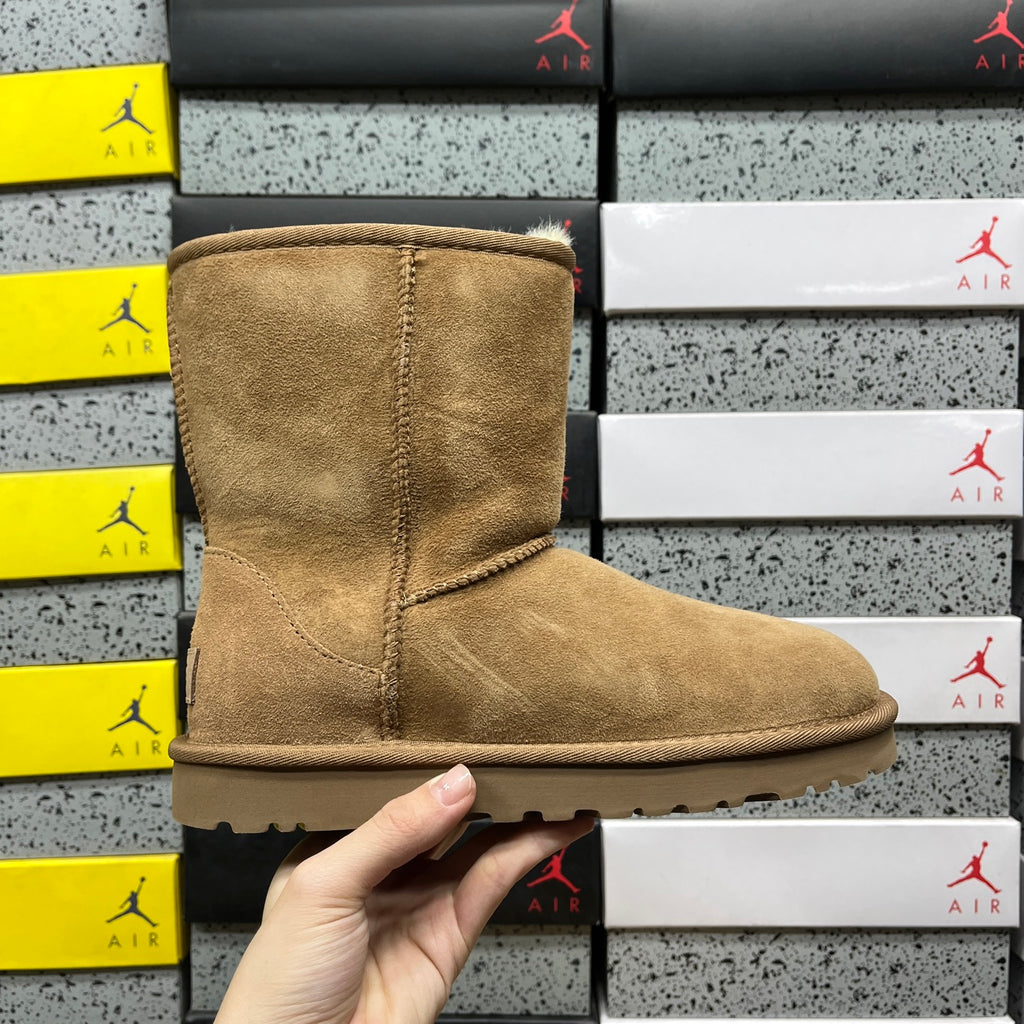 UGG Classic Short II Boot – Chestnut