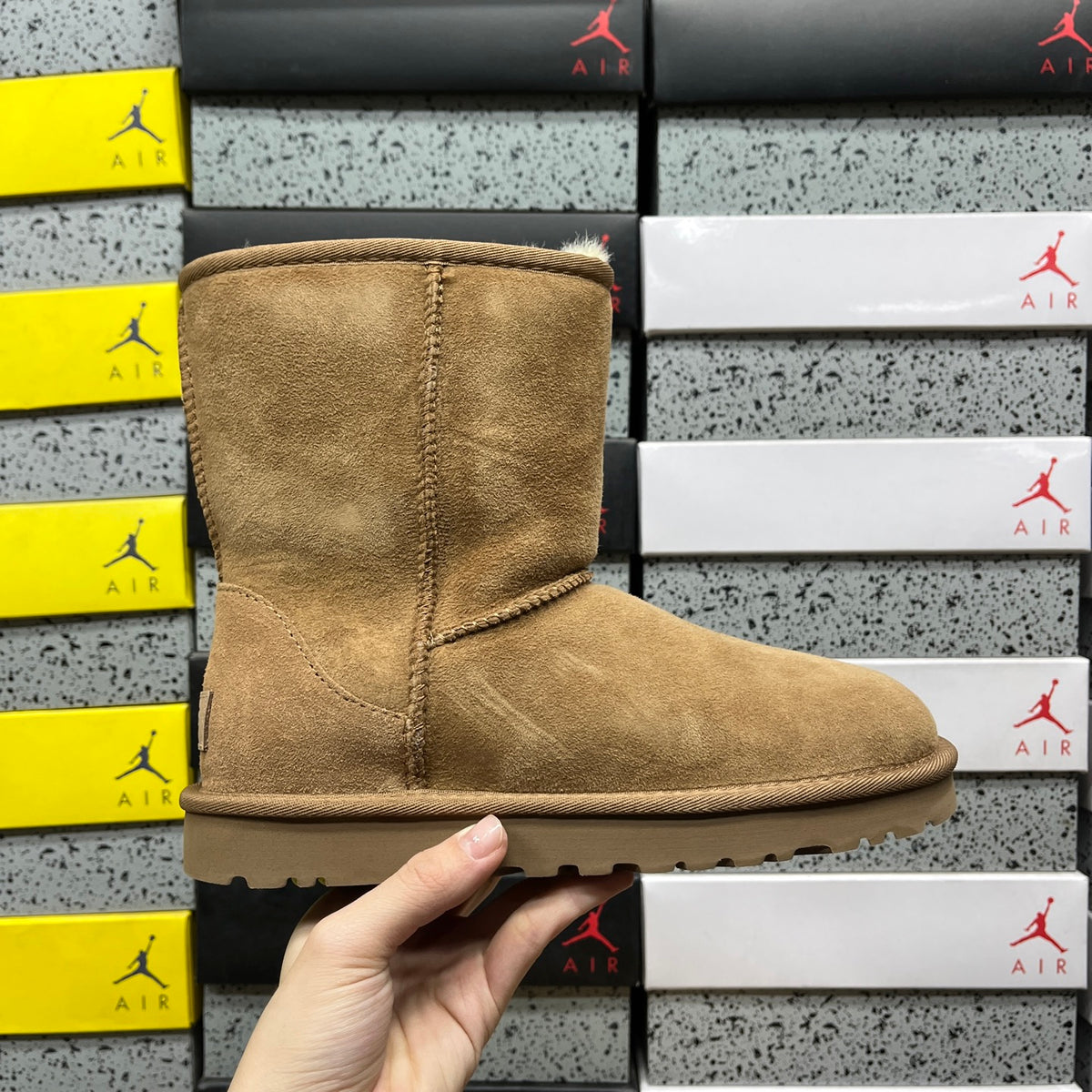 UGG Classic Short II Boot – Chestnut