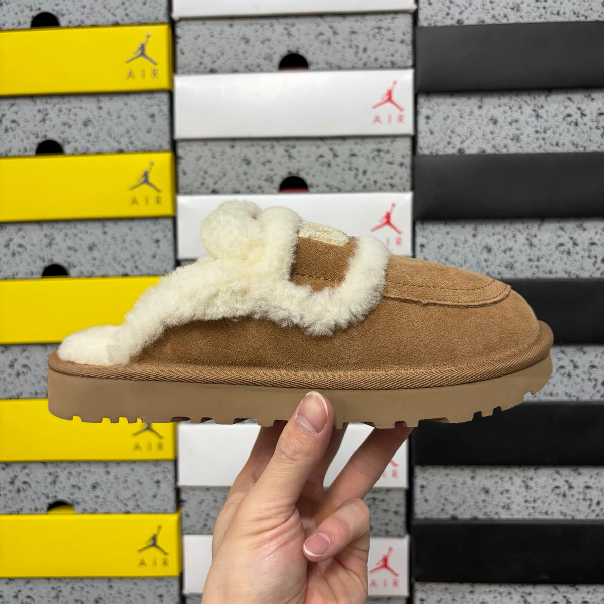 UGG Classic Flipper Mule – Chestnut