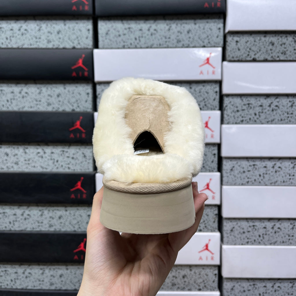 UGG Tasman Slipper – Wheat