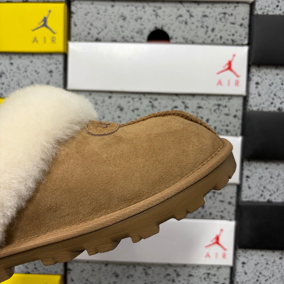 UGG Scuffette Slipper – Chestnut & Cream