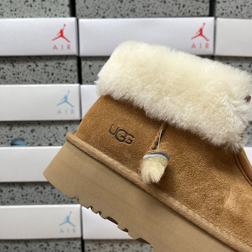 UGG Funkette Platform Boot – Chestnut