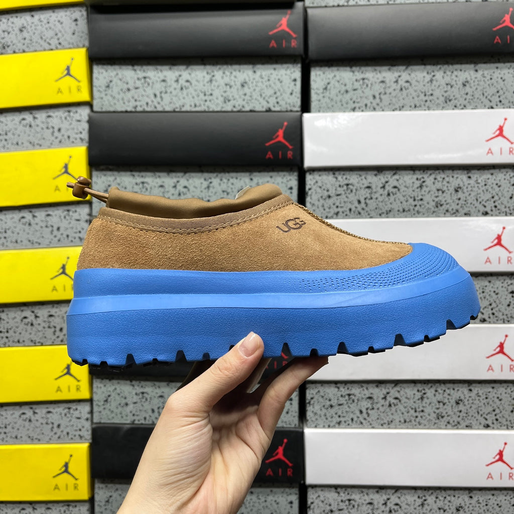 UGG Tasman Platform Mule – Camel & Blue