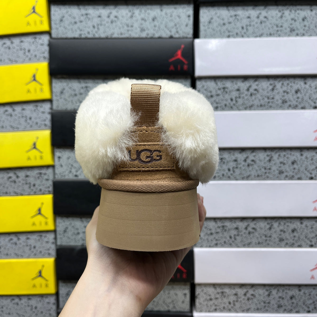UGG Classic Short Boot – Chestnut