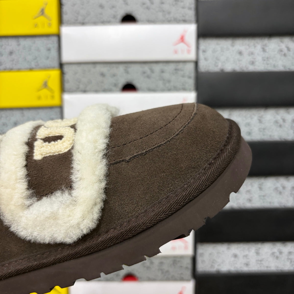 UGG Shearling Slide – Chocolate