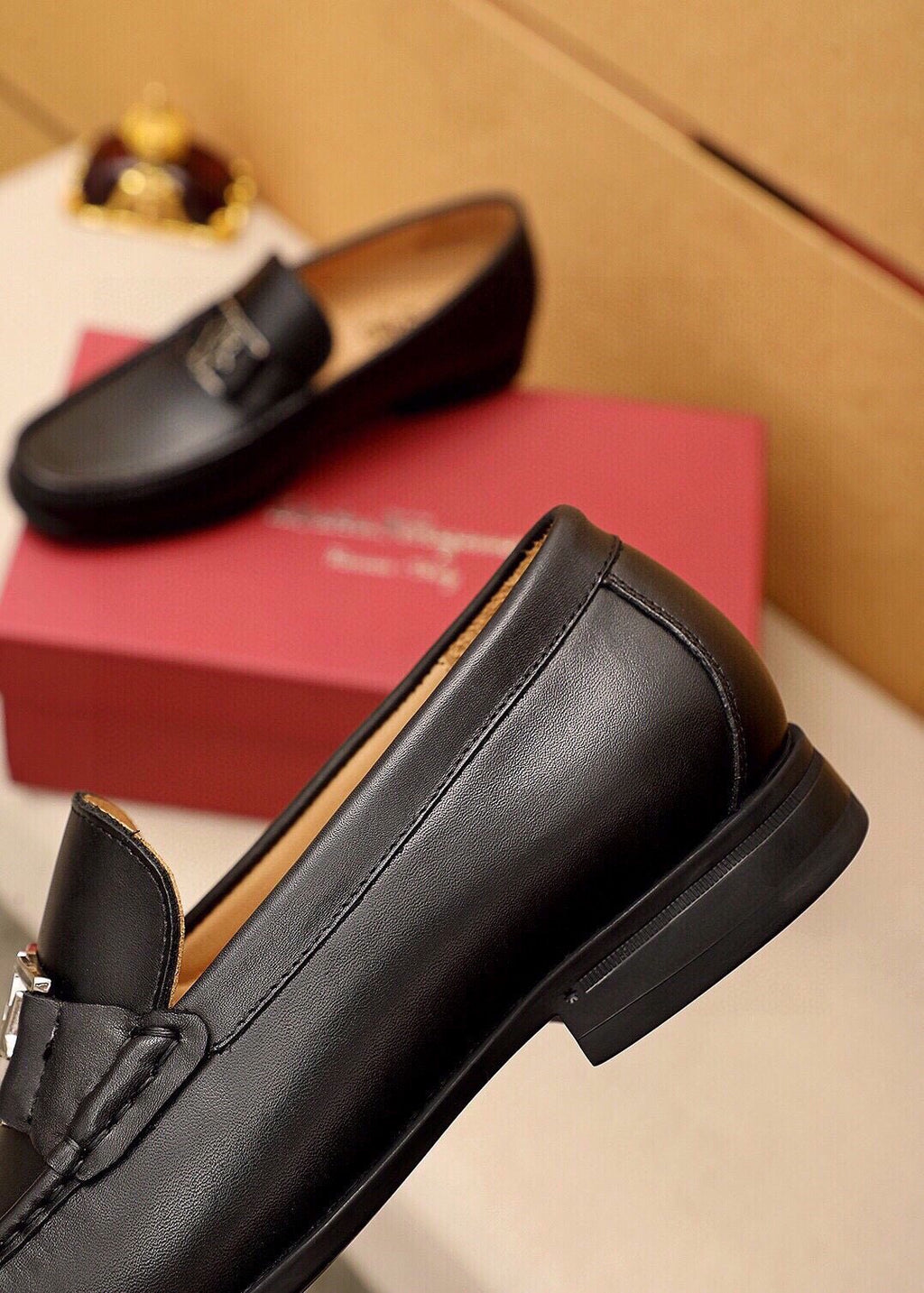 Ferragamo Black Metal Hardware Loafers