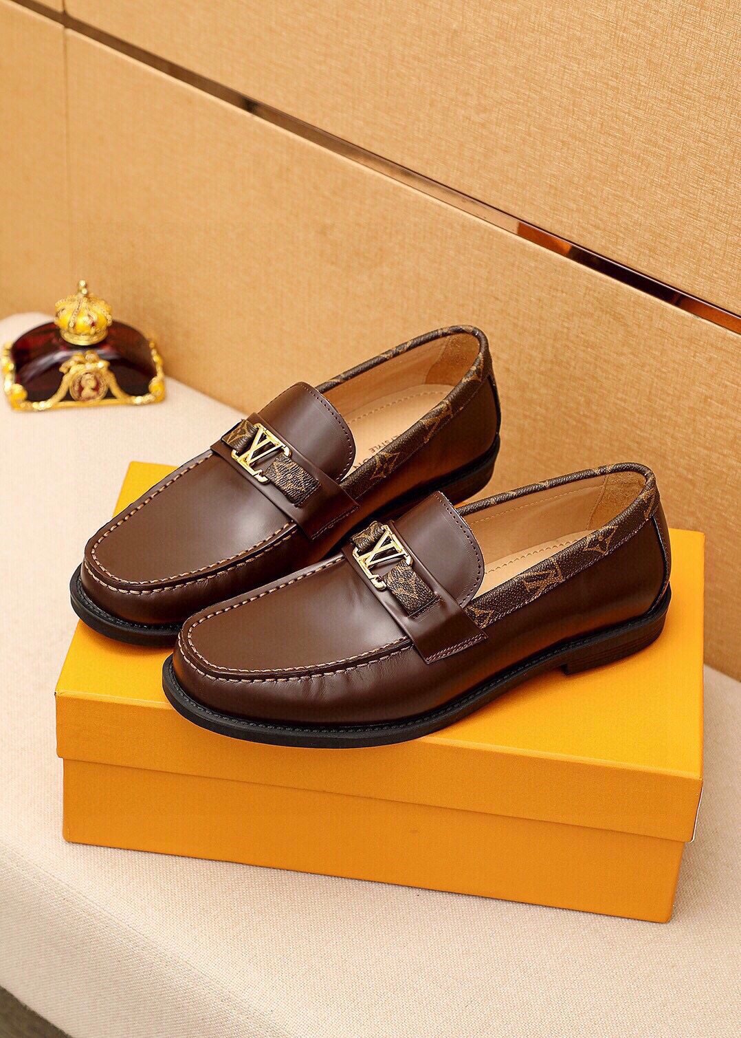 Louis Vuitton Moc-Toe Hardware Loafers